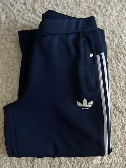 Спортивный костюм женский