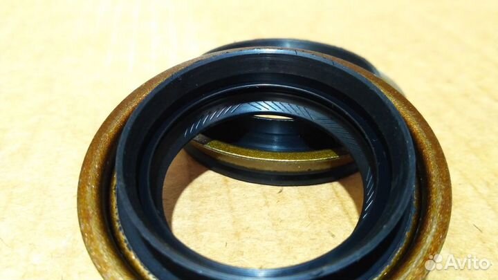 Сальник привода АКПП и МКПП 1шт Сайбер Себринг