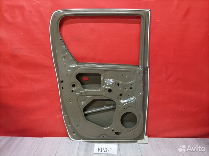 Дверь задняя левая Toyota Hilux 8 2015