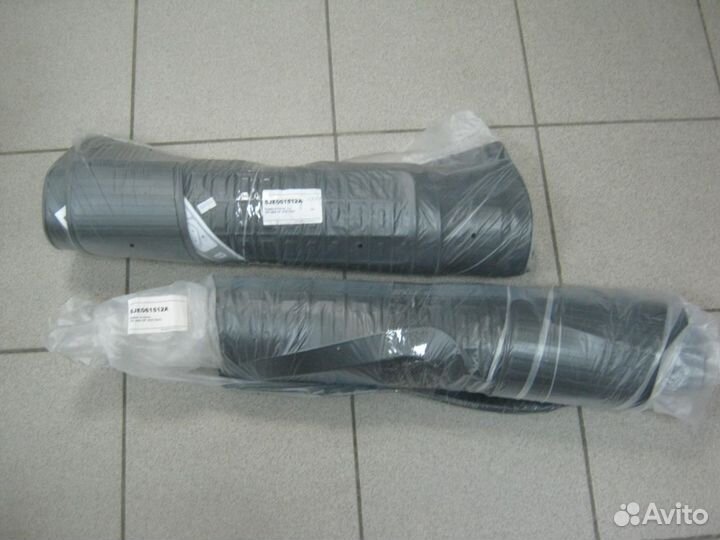 5JE061512A - Комплект резиновых ковров VW Jetta