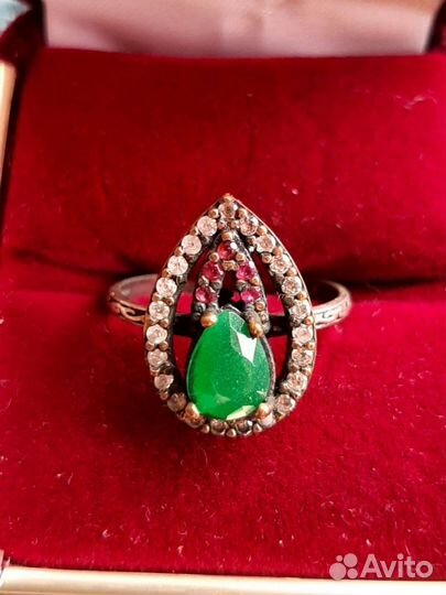 Серебряное кольцо с турецким изумрудом и рубинами