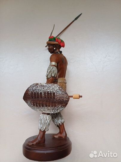 Деревянная фигурка африканского война с копьем (вы