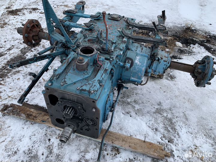 Задний мост с коробкой передач в сборе на мтз -82