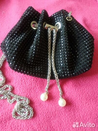 Стильная сумочка со стразами