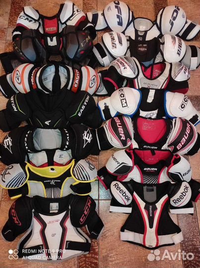 Коньки хоккейные защита щитки краги клюшка шлема