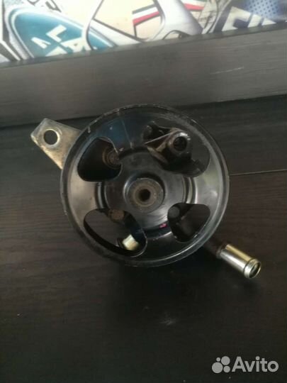 Насос гидроусилителя mazda 323 BJ