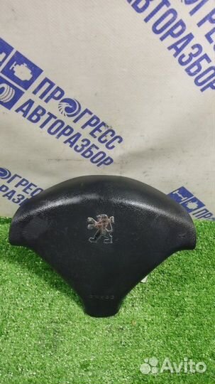 Подушка безопасности в руль (airbag) Peugeot 307