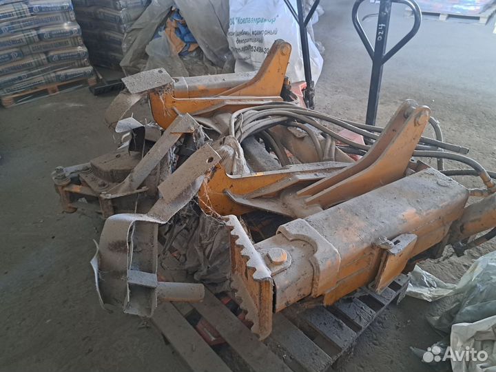 Экскаваторная установка на unc 060