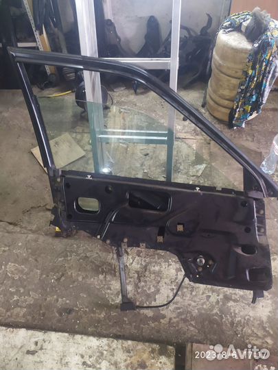 Ауди 80 б 3 стекло дверей и др 1.8 i