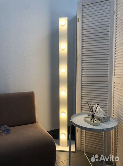 Светильник напольный, стойка с лед лампами