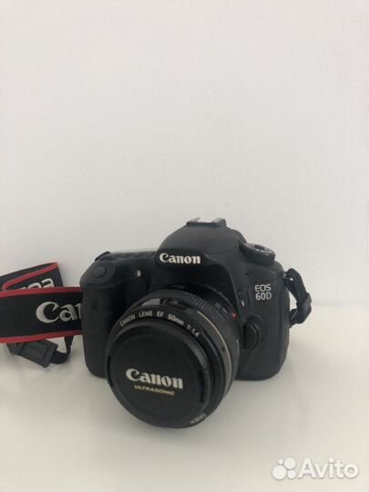 Зеркальный фотоаппарат Canon 60d