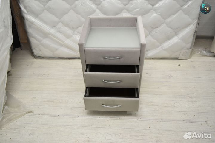 Тумба прикроватная