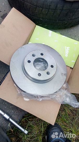 Подам передние тормозные диски RIO Solaris