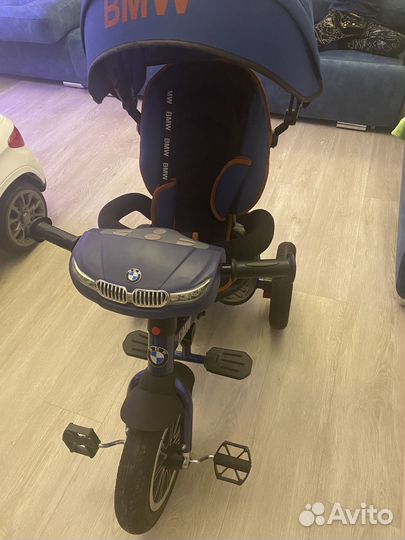 Трехколесный велосипед BMW