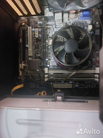 Системный блок с материнской платой, цп и озу