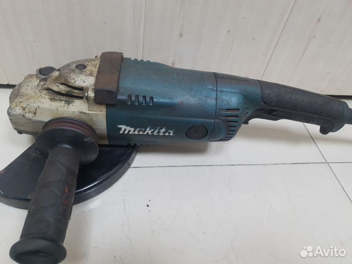 Болгарка Makita GA9020 (215205)