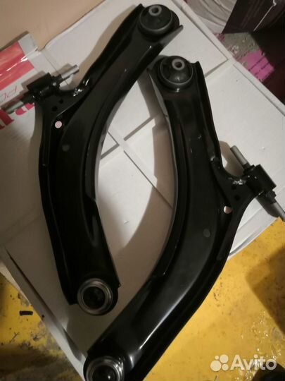 Рычаг передней подвески Nissan X-Trail T31: