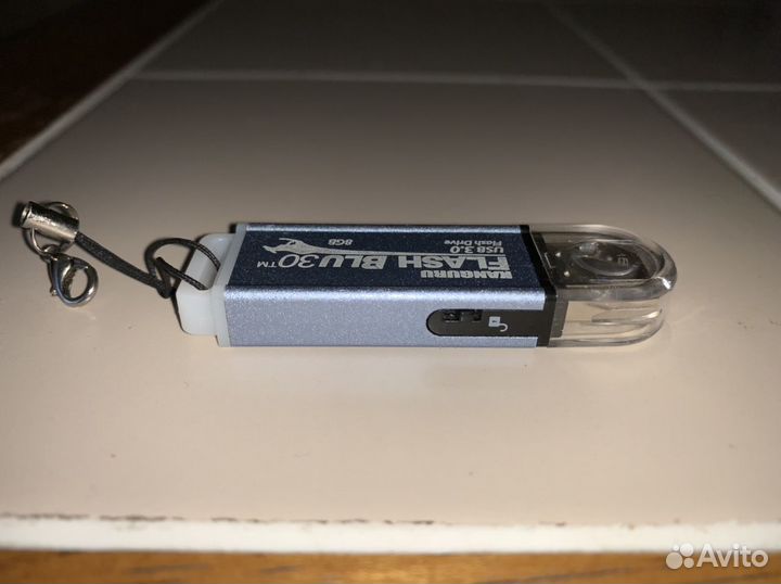 Kanguru FlashBlu30 8Gb флешка с защитой от записи