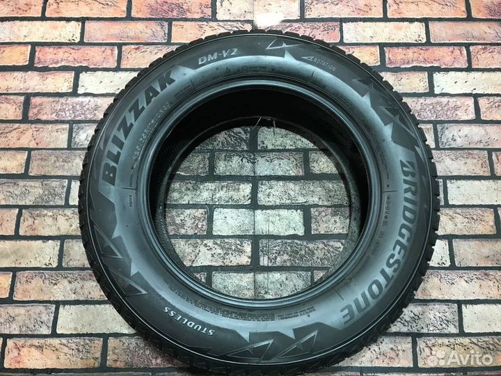 Bridgestone Blizzak DM-V2 225/65 R17 102S