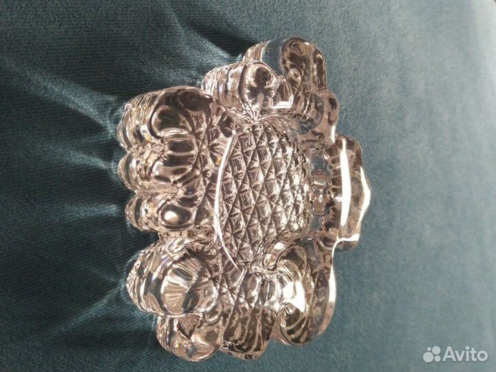 Пепельница очень красивая (хрусталь)