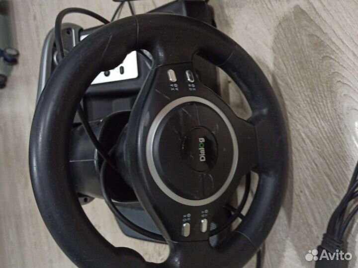 Игровой руль Dialog с педалями и коробкой передач