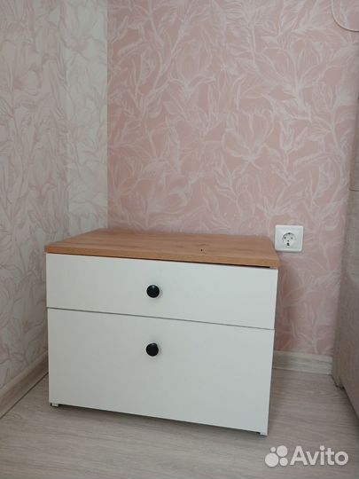 Тумбочка прикроватная