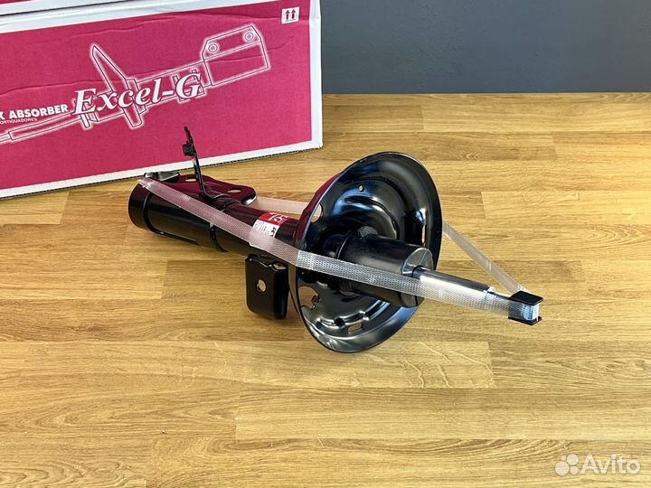 Амортизаторы передние Toyota Camry KYB