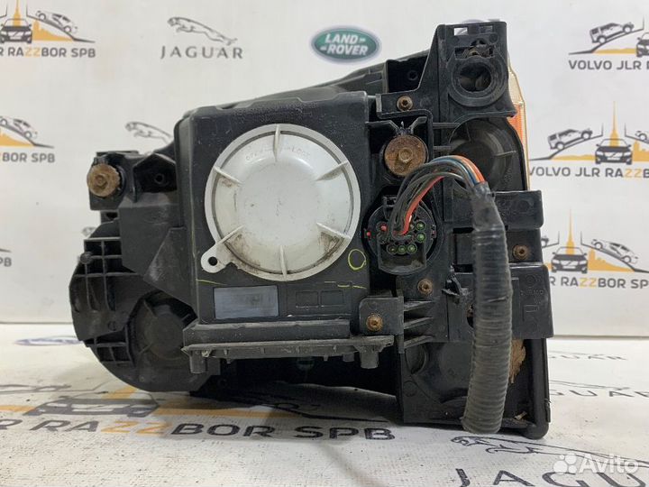 Фара правая галогенная Land Rover Discovery 3