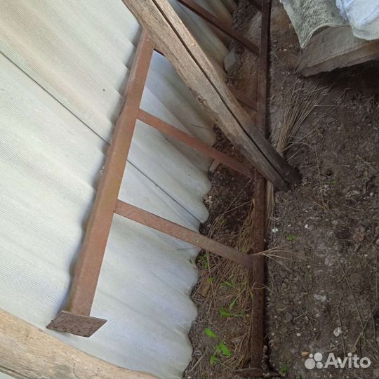 Тележка, бочка, стол, лестница, баллоны