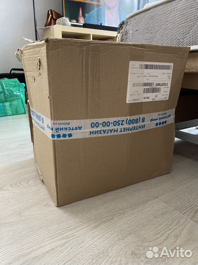 Коробка детских вещей