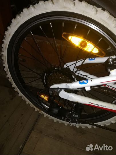 Велосиед детский. cube 200 team