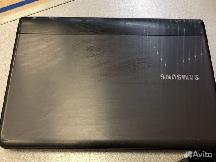 Samsung NP305U1A