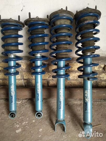 Стойки амортизаторы на Тайоту краун маджестJZS-165