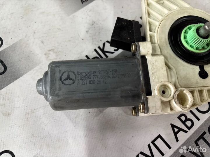 Моторчик стеклоподъемника передний правый Mercedes