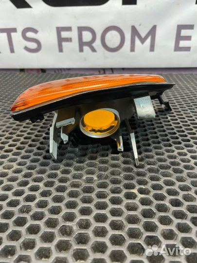 Поворотник передний левый Audi 80 B3 RU 1989