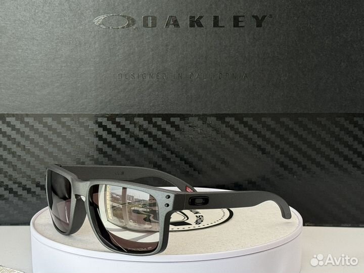 Солнцезащитные очки Oakley Holbrook Daily Polar