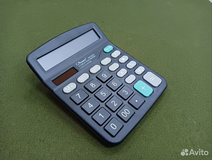 Большой настольный калькулятор