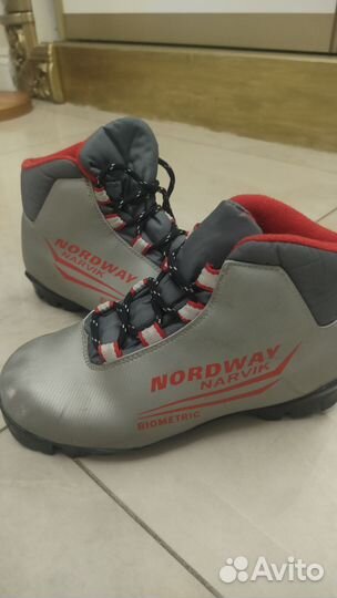 Лыжные ботинки детские 34 размер