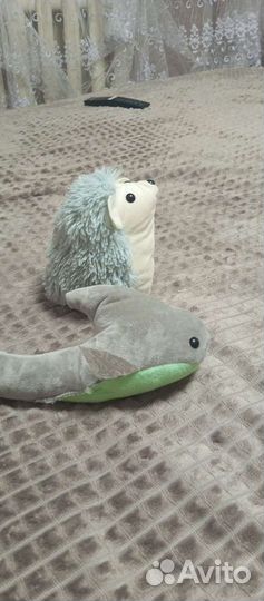 Мягкие игрушки акула и ёж