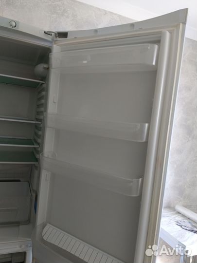 Холодильник бу indesit высота 2 м