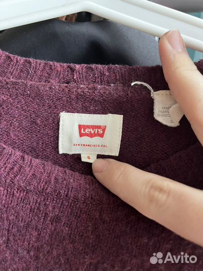 Свитер levis