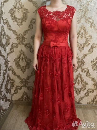 Вечернее платье