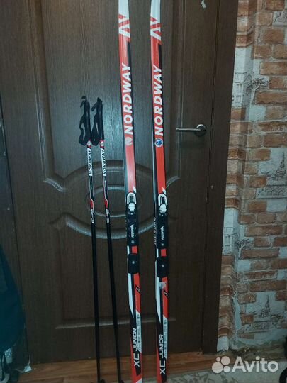 Комплект (лыжные ботинки + лыжи + палки)