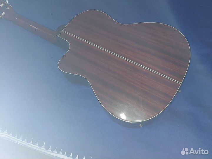 Электроакустическая гитара martinez