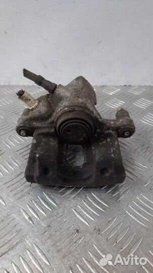 Суппорт тормозной задний правый Ford C-Max минивэн