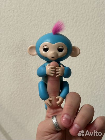 Интерактивная игрушка-обезьянка fingerlings