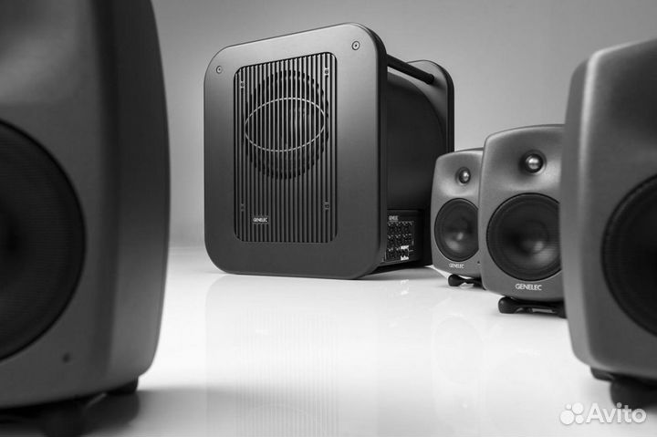 Студийный сабвуфер Genelec 7370AP