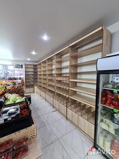 Торговые стеллажи в барбершоп