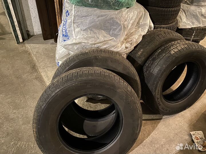 Bridgestone Dueler H/T 687 235/70 R16