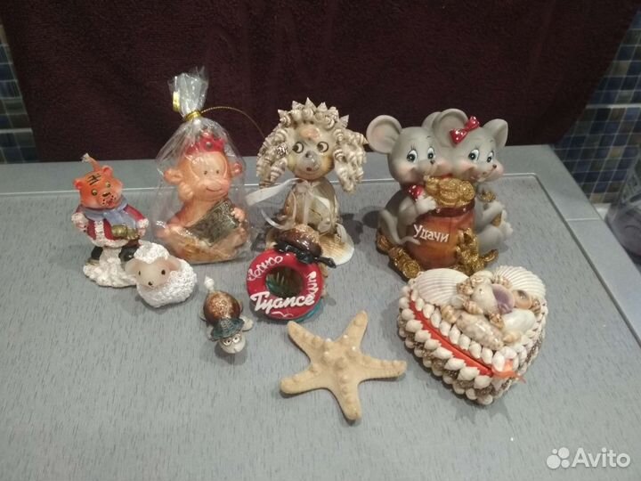 Копилка, статуэтки, свечи и шкатулка